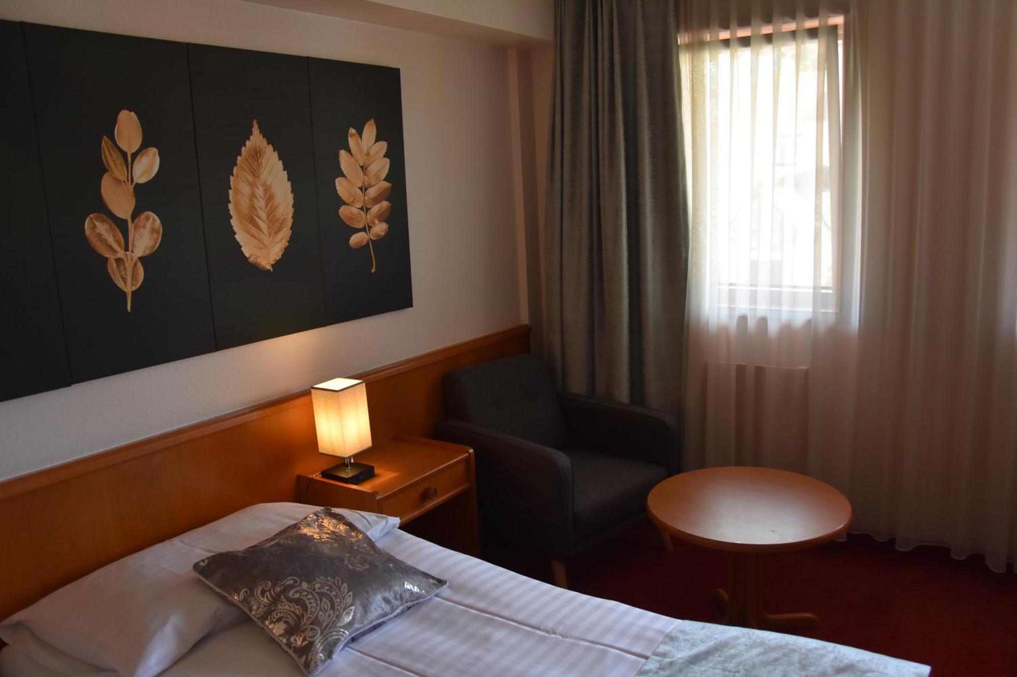 Hotel Des Trois Rois Le Locle Εξωτερικό φωτογραφία