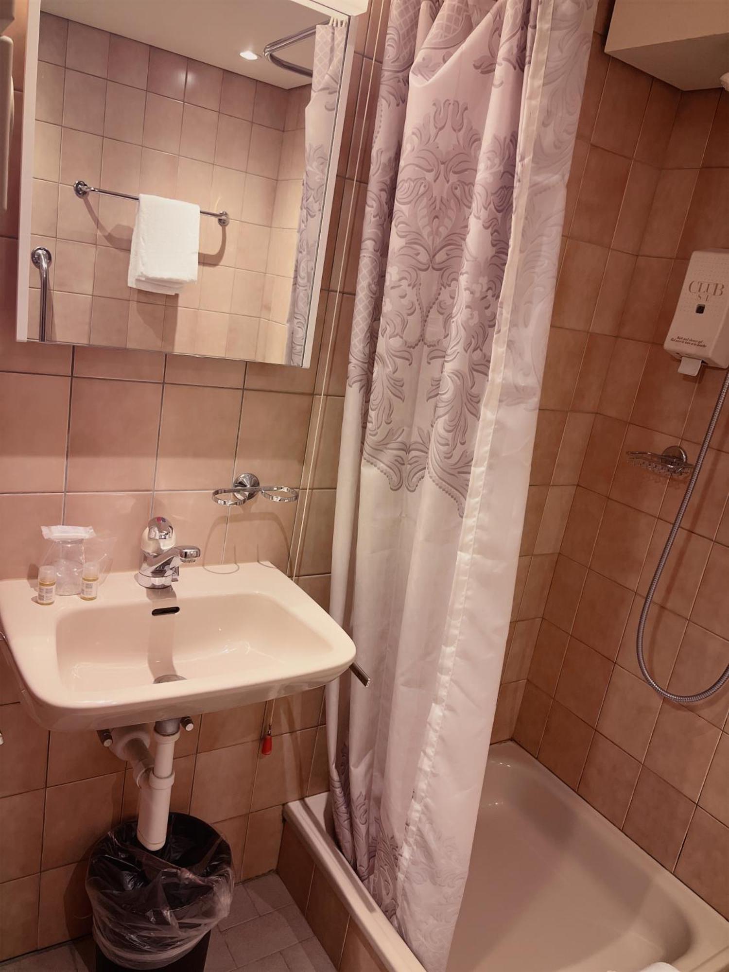 Hotel Des Trois Rois Le Locle Εξωτερικό φωτογραφία