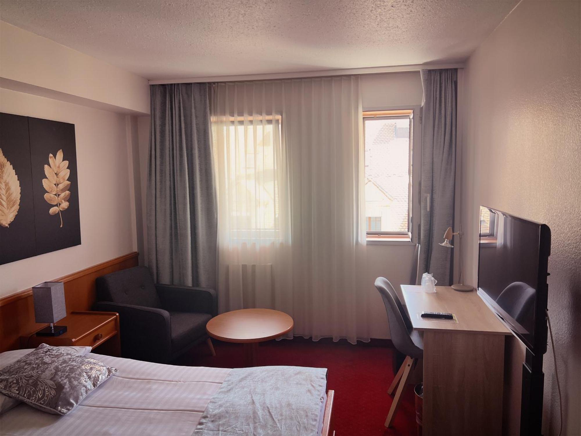 Hotel Des Trois Rois Le Locle Εξωτερικό φωτογραφία