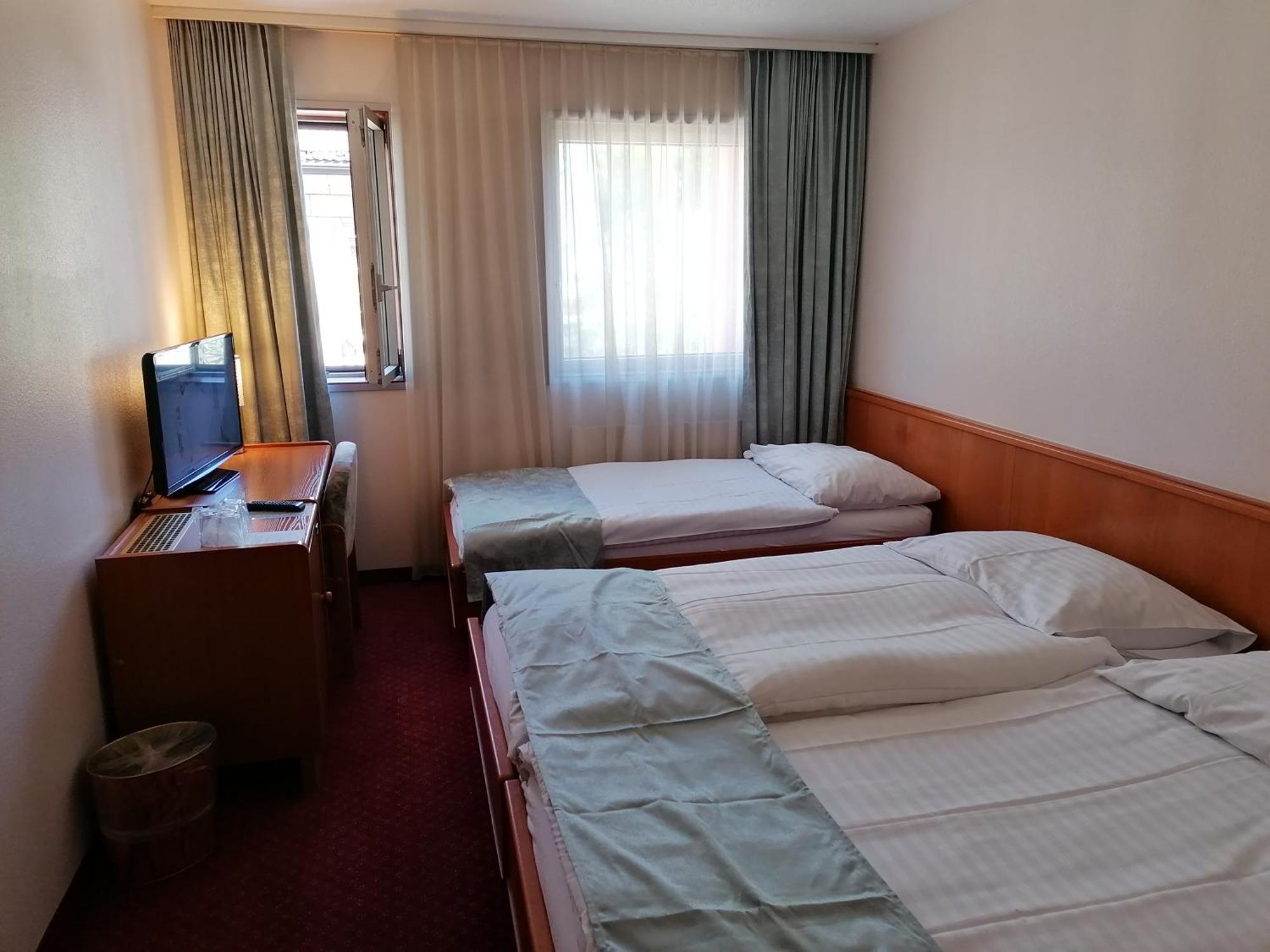 Hotel Des Trois Rois Le Locle Εξωτερικό φωτογραφία