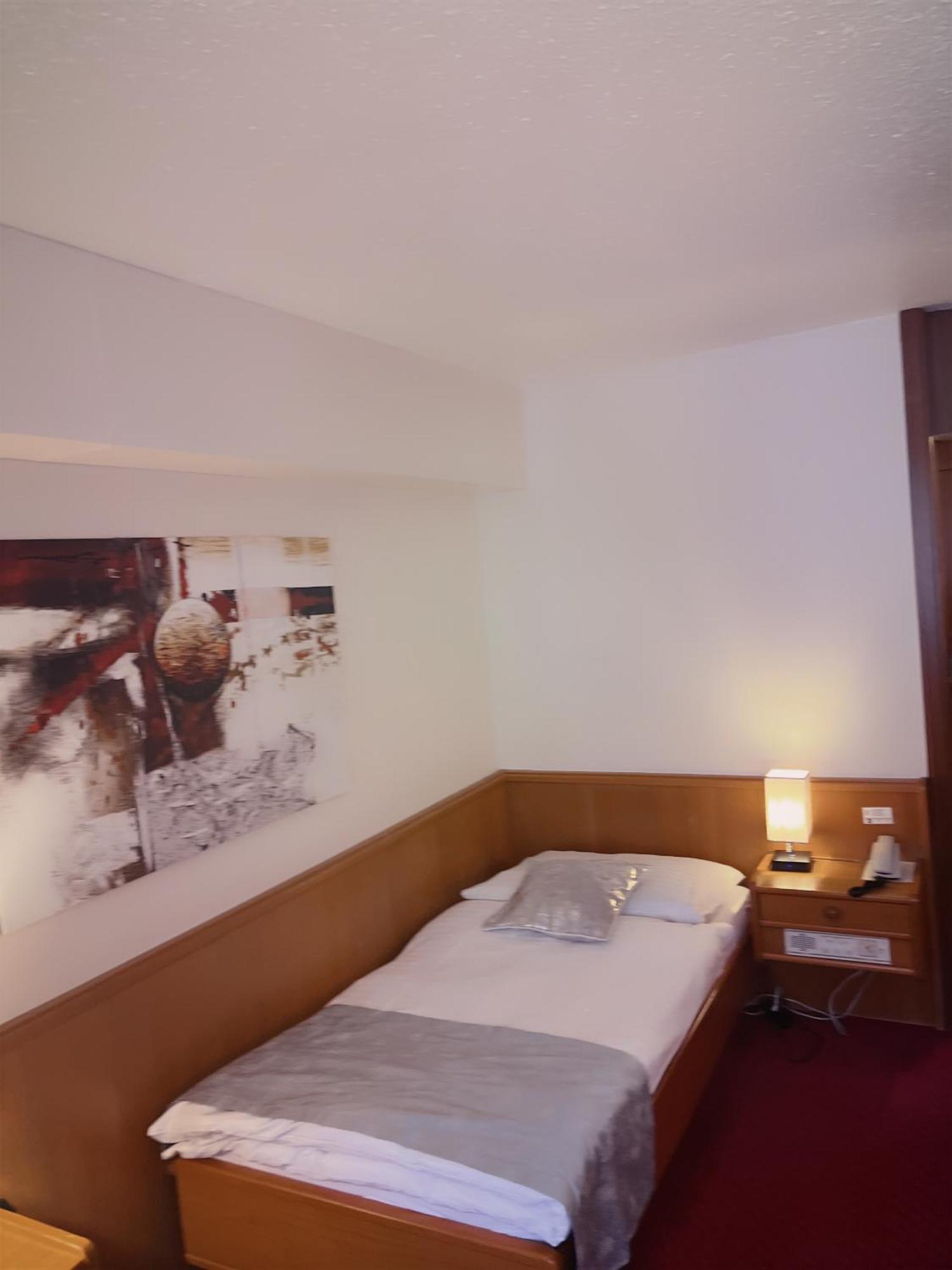 Hotel Des Trois Rois Le Locle Εξωτερικό φωτογραφία